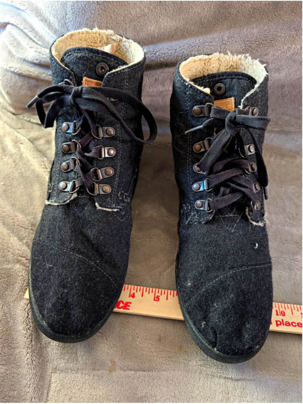 TOMS Black Wool Blend Faux Fur Lined Chukka Boots Women’s 11? Lace Up